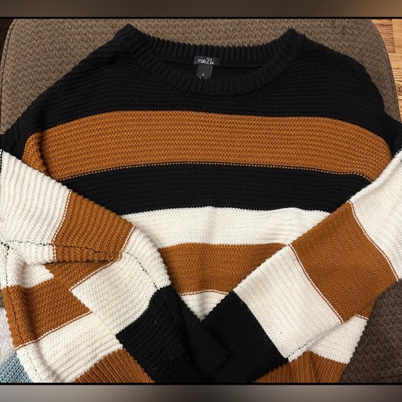 Sweater - Picture 2 of 3